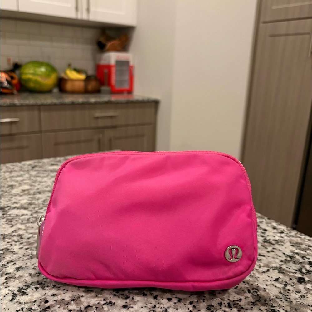 Lululemon everywhere belt bag hot pink